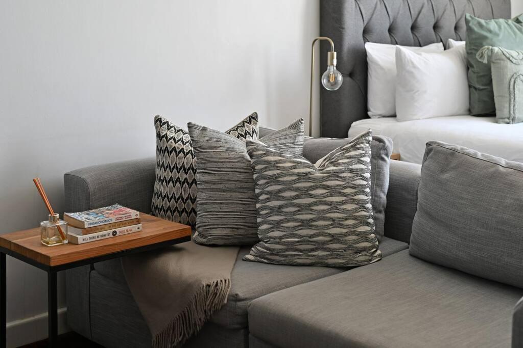 Naalia - The Sentinel Apartment Cape Town